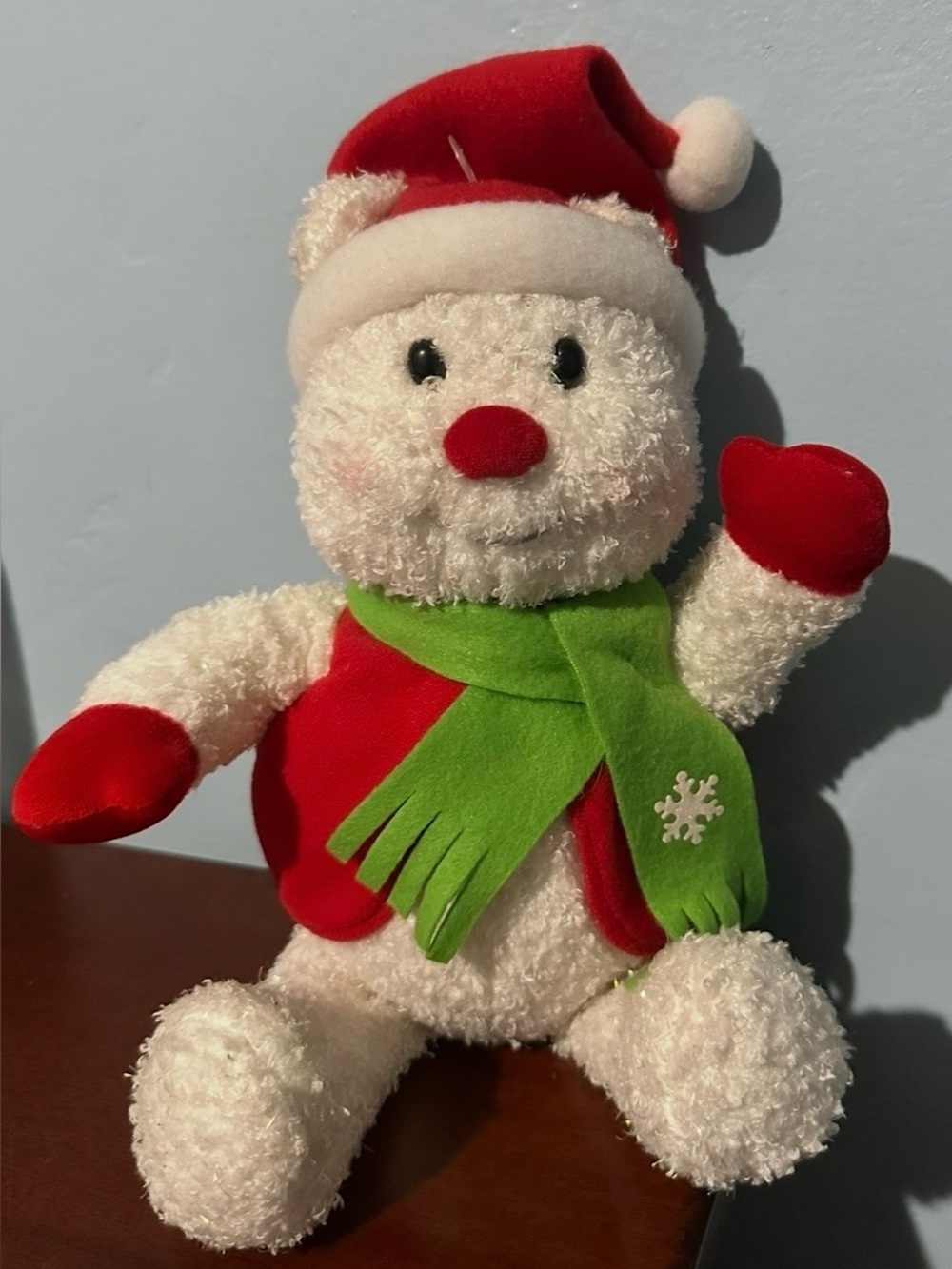 Hallmark 2005 Holiday Sparkle Plush Teddy Snow Bear Christmas Scarf Santa Hat